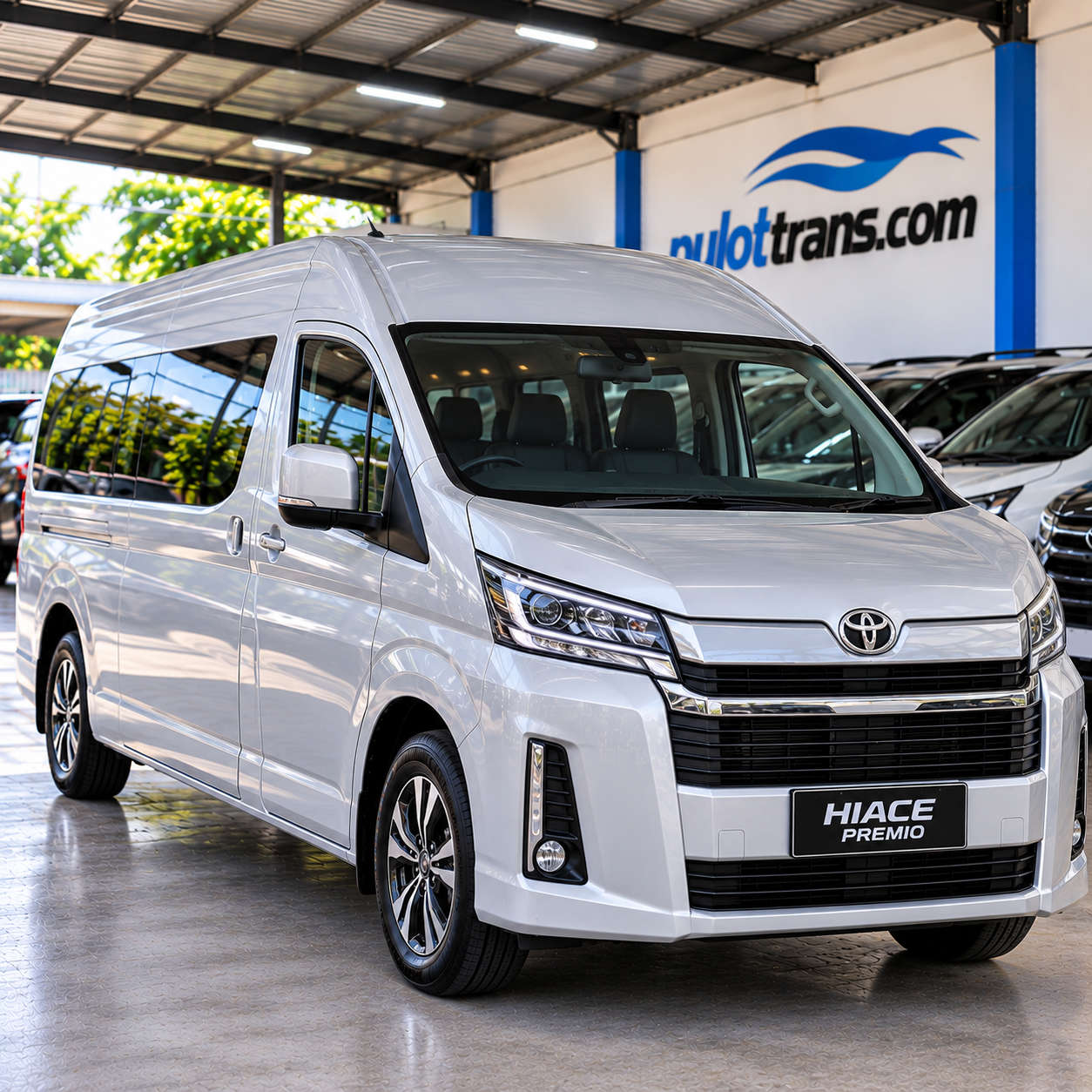 Toyota Hiace Premio di Showroom Pulottrans